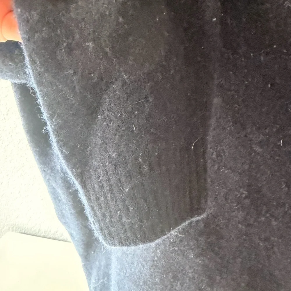 BRANDY MELVILLE dark blue Wool Sweater – Timeless Old Money Classic